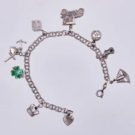 Armband Bismarck med 9 berlocker, längd ca 19cm, bredd ca 5mm, silver Vikt: 17,3 g