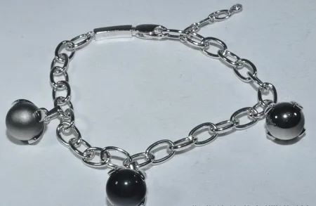 Armband MEXX  m stenar , längd  20 cm,  Ø12 mm , silver 925 Vikt: 15,4 g