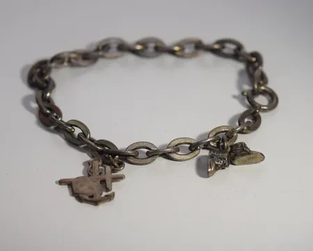 Armband med berl , Längd 19 cm , silver 830  Vikt: 13,7 g