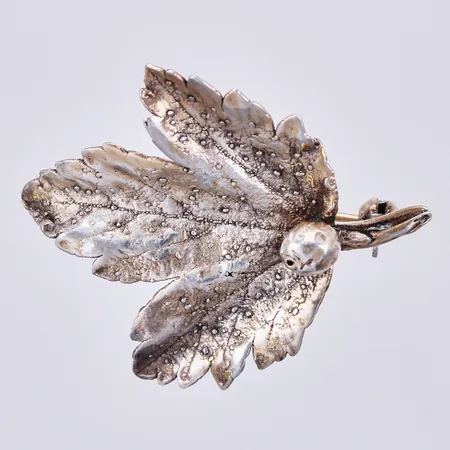 Brosch, löv, Tilia, Danmark; Sterling, längd: ca 3,7cm, bredd: ca 30mm, silver 925/1000 Vikt: 4,8 g