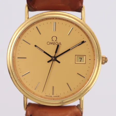 Herrur Omega 18K, 32,6mm, quartz, srn: 54479235, gravyr, slitet läderband ej original, batteribyte krävs, bruttovikt: 30,4g Vikt: 30,4 g