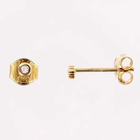 Ett par örhängen, Efva Attling "My First Diamond Studs",  diamant 2 x 0,01ct, briljantslipning, stift, etui, ytterkartong. 18K Vikt: 0,6 g