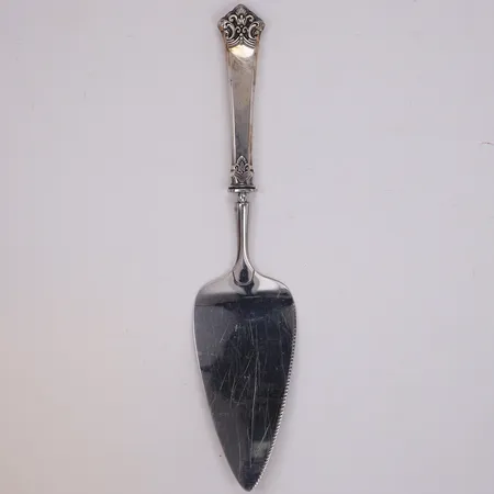 Tårtspade med blad i rostfritt stål, längd 25cm, silver 830/1000 Vikt: 84,8 g