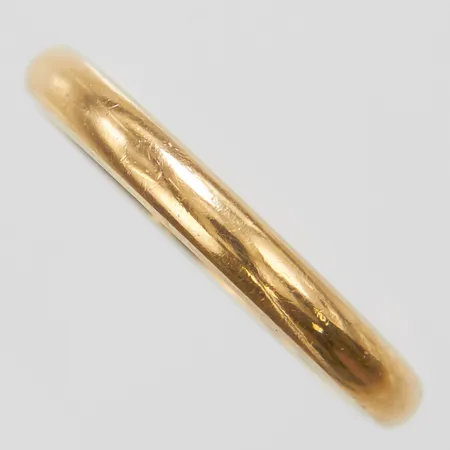Ring slät, stl 18½, bredd 3mm, gravyr, 18K Vikt: 3,8 g