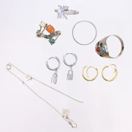 Diverse silver defekt, delvis med sten, 800-925/1000 Bruttovikt: 19,4g Vikt: 19,4 g