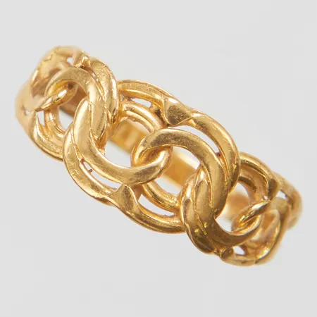 Ring Bismarck, stl 16½, bredd 2-7,5mm, GHA, 18K Vikt: 2,5 g