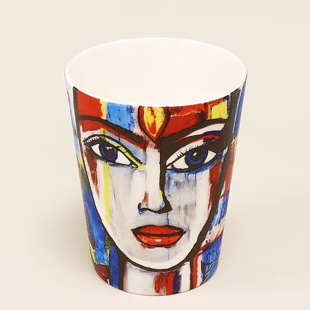 Mugg Carolina Gynning, Butterfly Messenger, höjd 11cm, Ø8,5cm, Rask & Co AB. Vikt: 0 g Skickas med paket.