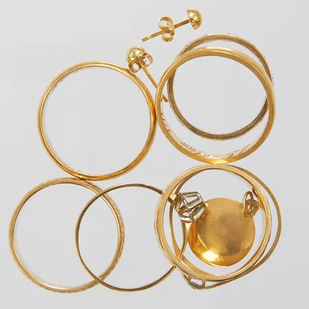 Diverseguld, gravyrer, skeva, 18K Vikt: 21,6 g