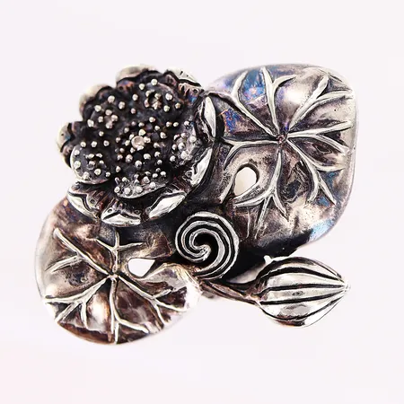 Ring Kenza, GHA, stl 17, skena 4mm, ovandel ca 33x35mm, vit sten, silver 925/1000. Vikt: 13,6 g