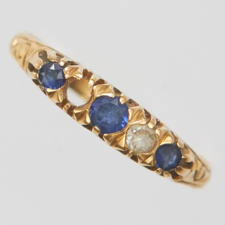 Ring, stenar, defekt, saknar sten, skev, 18K Vikt: 1,3 g