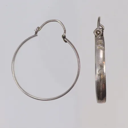 Ett par Örhängen, creolmodell, Ø29mm bredd 4mm, Victor Janson silver 830/1000 Vikt: 5,3 g