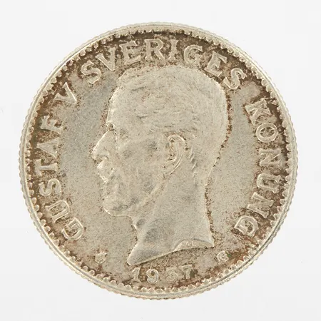 Mynt, år 1937, nominellt värde 2kr, silver 800/1000 Vikt: 15 g