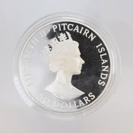 Minnesmynt Pitcairn Islands 50 Dollars Ø65mm, HMAV Bounty 1789-1989, (6 Oz)  med etui och cert, Royal Mint, Silver 999/1000, 155,6g Vikt: 155,6 g