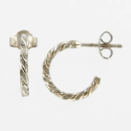 Ett par örhängen, ca 15mm, vitmetall Vikt: 0 g