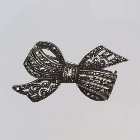 Brosch med markasiter, 45x24mm, troligen 1900-talets första hälft, Silver 830/1000 Vikt: 9 g