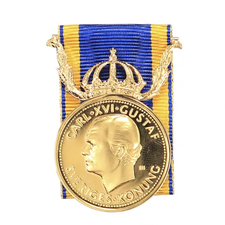 Medalj, Carl XVI Gustaf Sveriges Konung, För Nit och Redlighet i Rikets Tjänst, i originaletui, gravyr, 18K Bruttovikt med tygband: 15,1g Vikt: 15,1 g