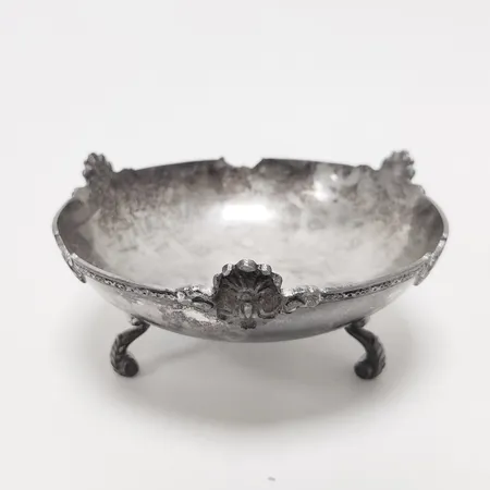 Skål, Ø 12cm, höjd 6cm, skev, silver Vikt: 114,8 g
