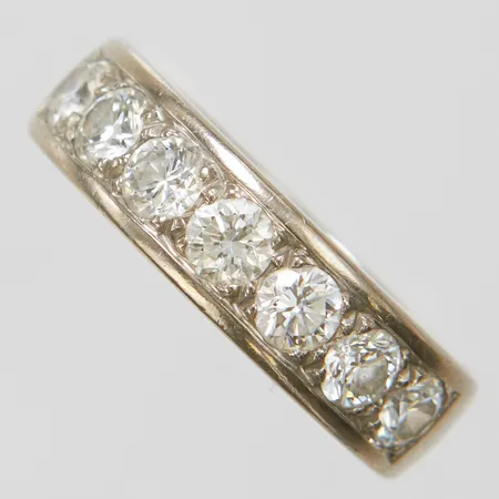 Ring, briljantslipade diamanter 7 x ca 0,20ct, TW-W(G-H)/VS-SI, stl 17, bredd 6mm, vitguld,  Af Forselles, Stockholm 2011, 18K Vikt: 15,2 g