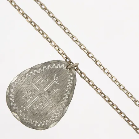 Collier, Jokkmokks Tenn,  kedja ca 70cm, hänge ca 45mm, etui Vikt: 0 g