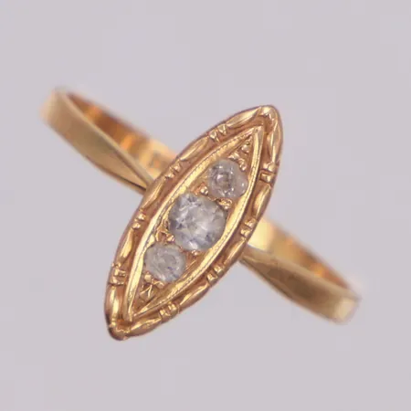 Ring, vita stenar, stl 17, bredd: 1,6-13,6mm, 18K Vikt: 2 g