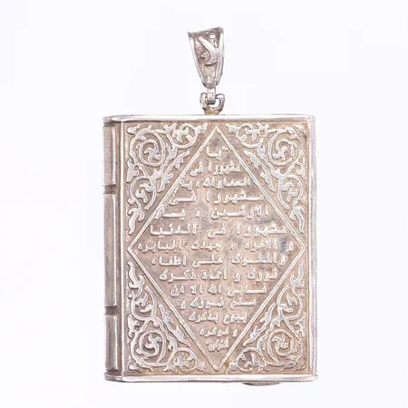Hänge bok, 54x25mm, öppningsbar gömma på undersidan, silver 925/1000 Vikt: 14,9 g