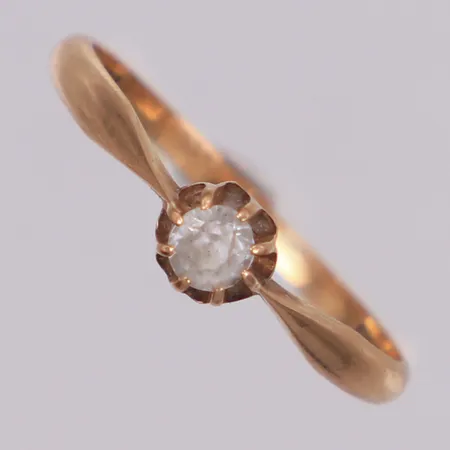 Ring, vit sten, stl 17½, bredd: 1,6-4,6mm, 18K Vikt: 1,5 g