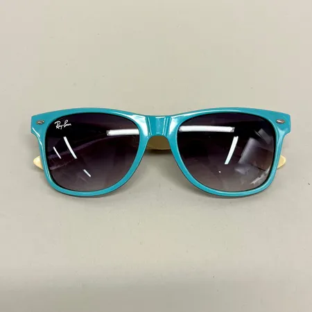 Solglasögon Ray Ban, numrerad 50054A UV400,  mindre repa, putsduk, etui