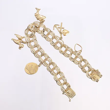 Armband Bismarck med berlocker, 19cm, bredd 12-36mm, ena berlocken saknar sten, 14K Vikt: 32,3 g