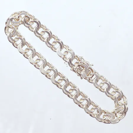 Armband silver 925/1000, N S E Guldvaru Aktiebolag år 1998, längd 19cm, bredd 8mm  Vikt: 17,2 g