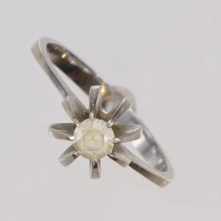 Ring med vit sten stl 18 bredd 2-9mm 14K Vikt: 3,1 g