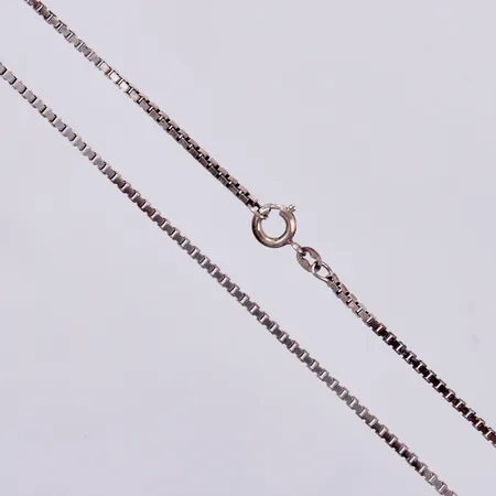 Kedja längd ca 70,5cm, bredd 22mm, 835/1000 silver Vikt: 15,8 g