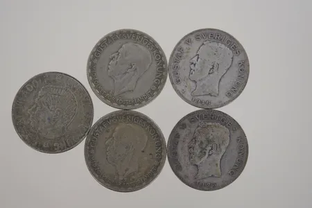 5 st Silvermynt 1 kr, Gustaf V:År 1916/1923/1942/1945/1964 Vikt: 35,4 g