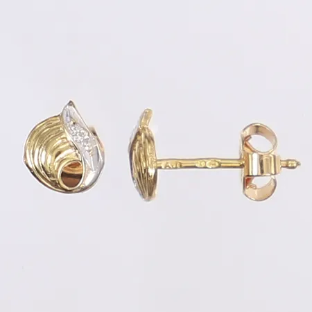 Ett par örhängen med vita stenar, Ø6mm, 18K Vikt: 1,2 g