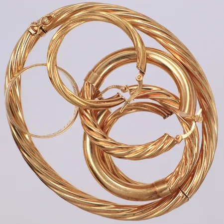 Diverse guld, gravyrer/defekter, 18K Vikt: 28,8 g