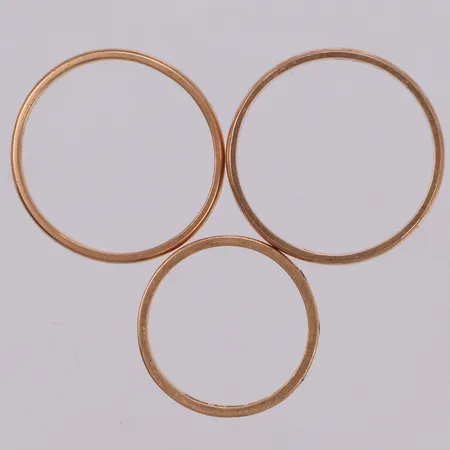 3 Ringar, gravyr, 18K  Vikt: 13,6 g