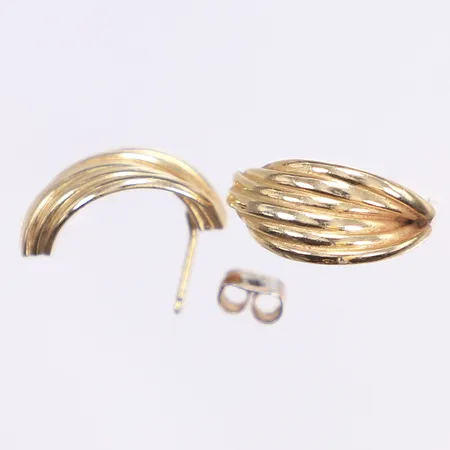 Ett par örhängen, 20x10mm, saknar en snurrebuss, 14K Vikt: 2,3 g