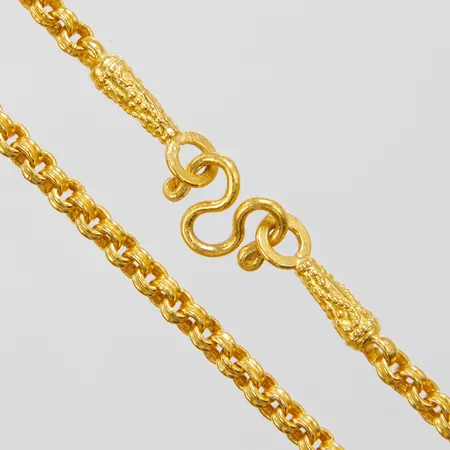 Kedja, längd ca 59,5cm, bredd 3mm, ojämna länkar, thaiguld, 1baht, 23K Vikt: 15,2 g