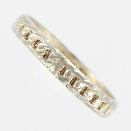 Ring, stl 16¾, bredd ca 3mm, 830/1000 Silver Vikt: 1,5 g