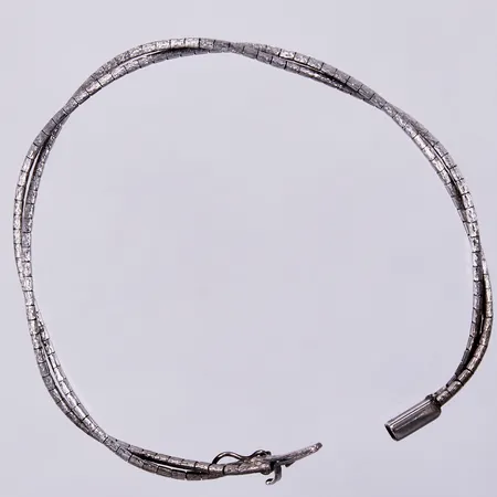 Armband längd ca 19cm, bredd ca 4-6mm, svensk importstämpel, 835/1000 silver Vikt: 11,2 g