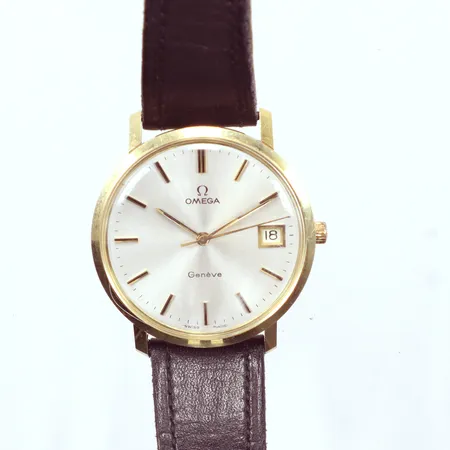 Herrur Omega mekanisk, gravyr, skinnband, Ø34mm, orginalbox, 14k  Vikt: 0 g