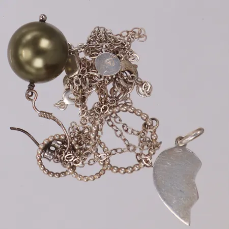 Diverse defekta silversmycken, 830-925/1000 silver Vikt: 10 g