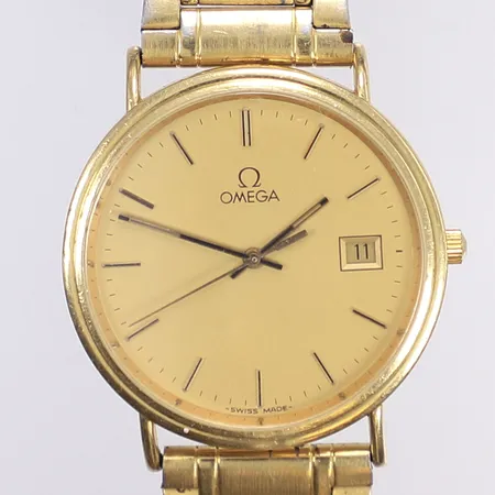 Herrur Omega, Ø33mm, quartz, datum, ref 196.750 MZ, cal 255.411 (ETA), boett 18K, armband dubblé, repig boett samt glas, graverad bakboett, ena bandhornet något böjt, går ej troligen batteribyte, Bruttovikt: 56,1g