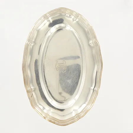 Fat, 17x11cm, monogramgravyr, silver  Vikt: 75,6 g