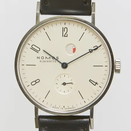 Herrur Nomos Glashütte Tangente power reserve, stål, manuell, Ø 35mm, refnr: 172, serienr: 73012, cal. DUW 4301, safirglas, original läderband, kvitto från Franks ur 2023, manual, box.