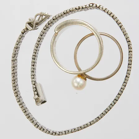 Diverse silver, defekta, buckliga, skeva, silver Vikt: 22,5 g