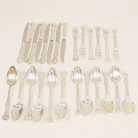 Bestick Prins Albert, GAB, 6 bordsgafflar 180mm, 8 bordsknivar 210mm, stål i blad, 6 bordsskedar 186mm, 6 dessertskedar 166mm, bruttovikt 1426,1g, silver 830/1000.