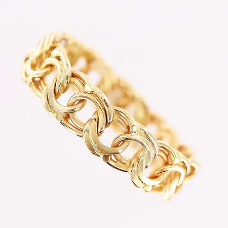 Ring, Bismarck, stl 19¼, bredd 5,5mm, 18K Vikt: 3,4 g