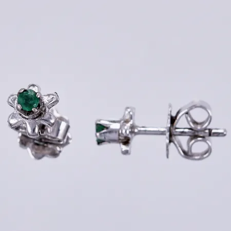 Ett par örhängen med stenar, Ø ca 5,5mm, 925/1000 silver  Vikt: 0,9 g