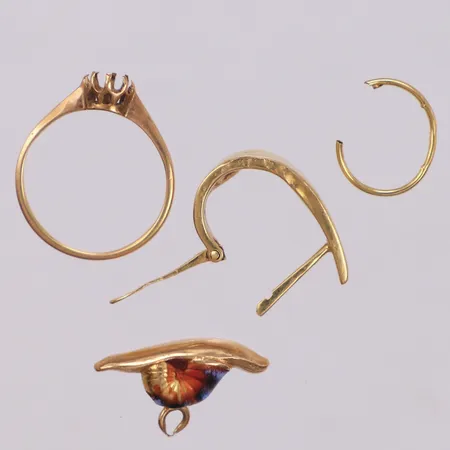 Diverse guld, defekt, 18K Vikt: 3,4 g