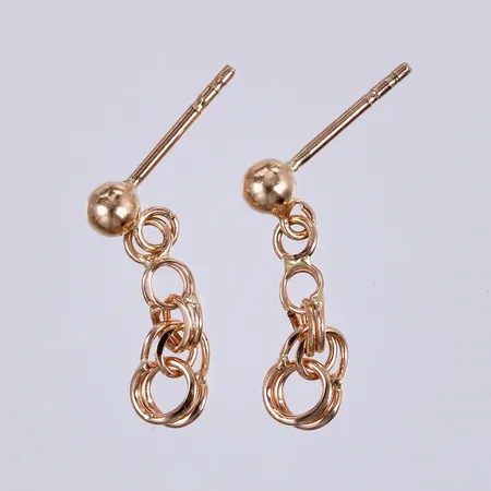 Ett par örhängen, Bismarck, längd: ca 1,5cm, bredd: ca 2-4mm, saknar stoppers, 18K  Vikt: 0,7 g
